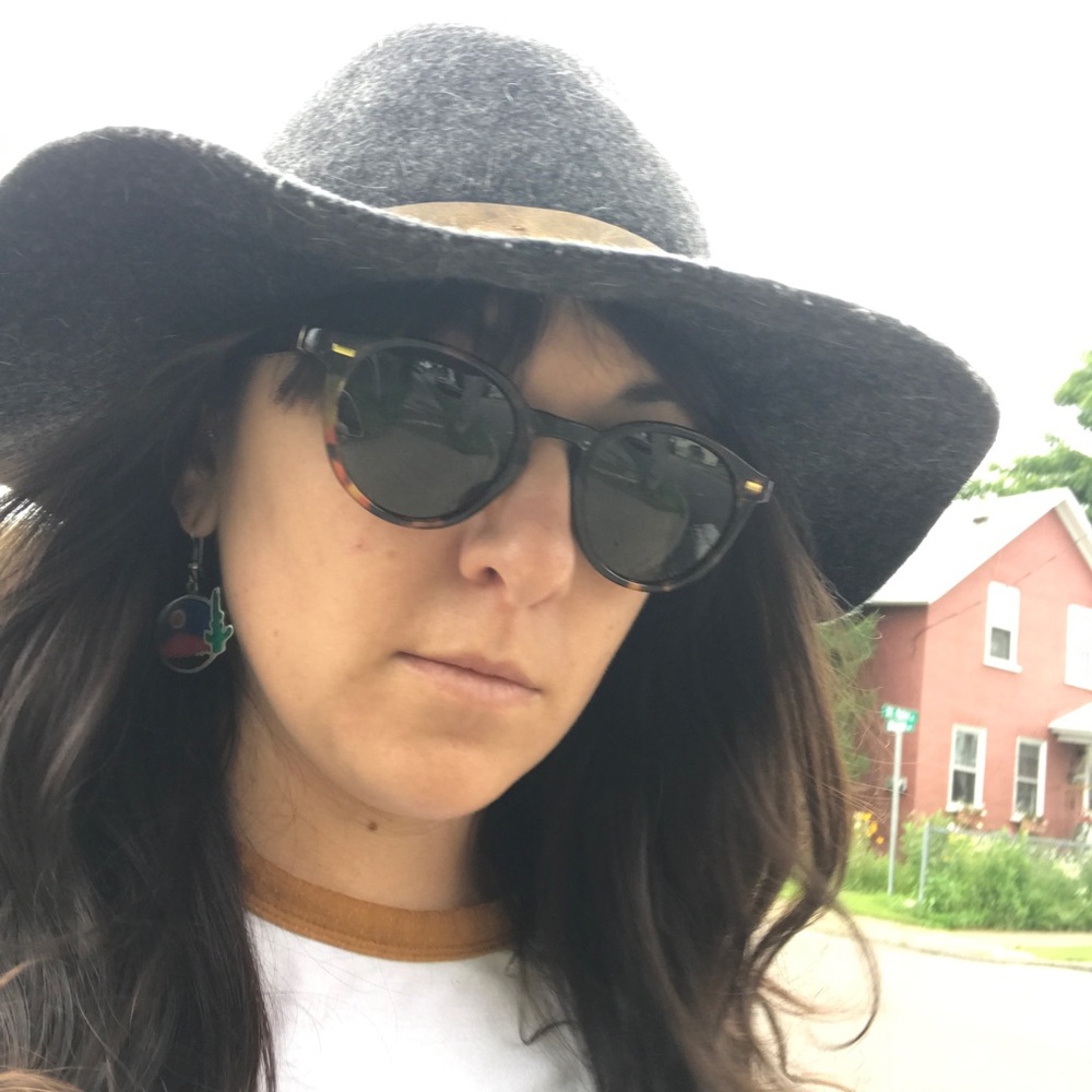 Meet your Posher, Eliza